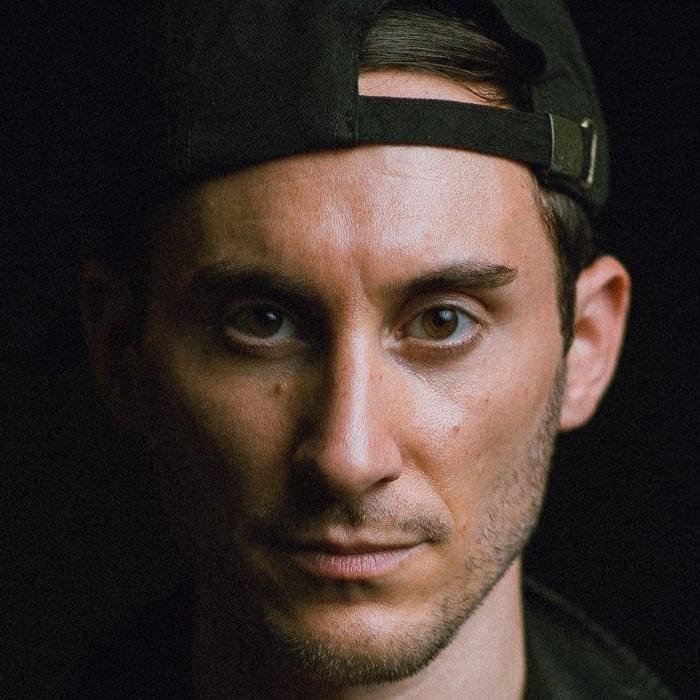 Foto di Stephen Aiello, artista con ruolo nel rap italiano