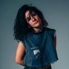 Foto di Suzanne Léo, artista con ruolo nel rap italiano