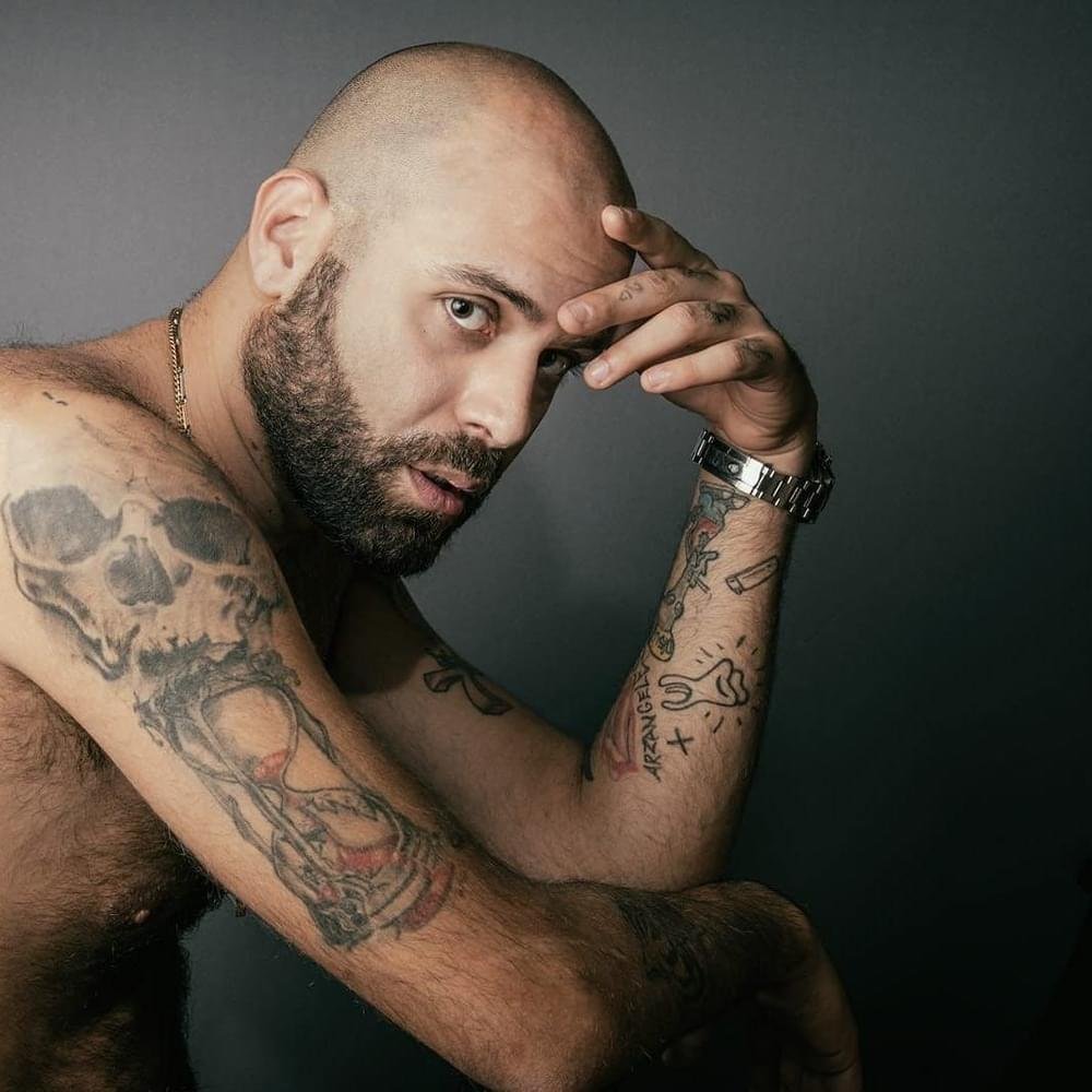 Foto di Uomodisu, artista con ruolo nel rap italiano