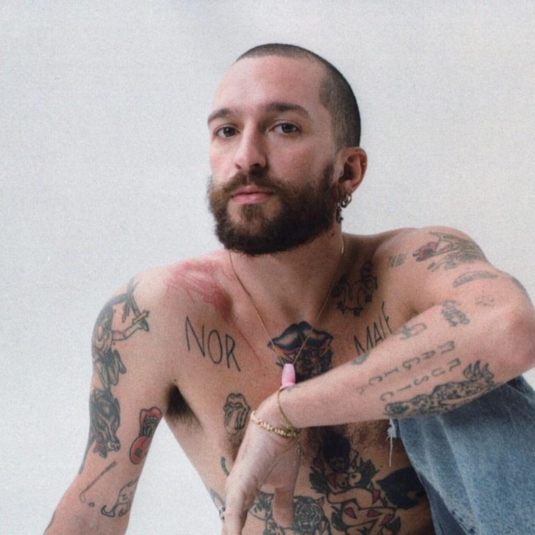 Foto di Venerus, artista con ruolo nel rap italiano