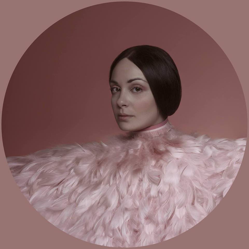 Foto di Adriana Napolitano, artista con ruolo nel rap italiano