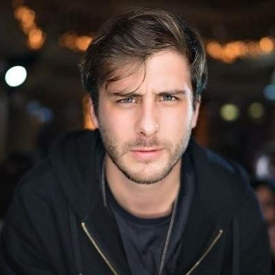 Foto di Alessandro Gemelli, artista con ruolo nel rap italiano