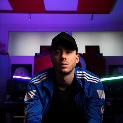 Foto di Alexander Fizzotti, artista con ruolo nel rap italiano