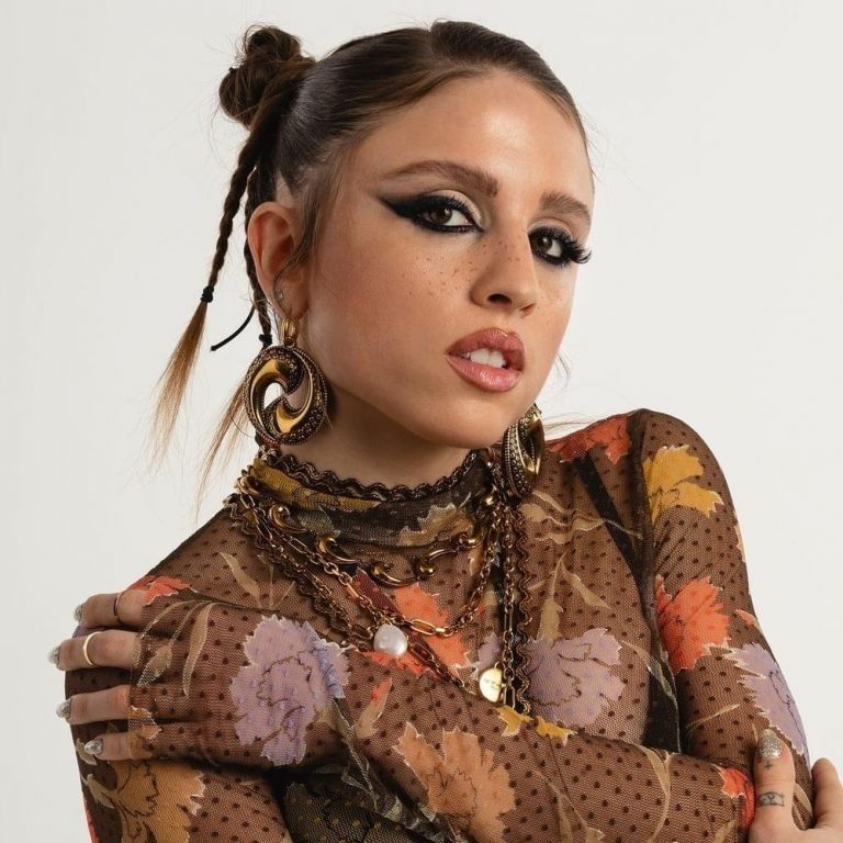 Foto di Angelina Mango, artista con ruolo nel rap italiano