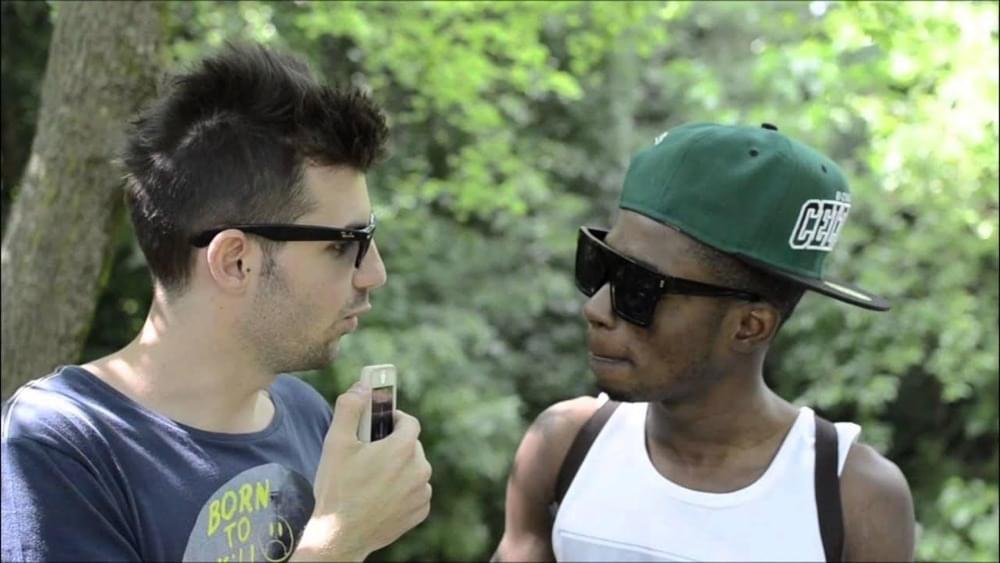 Cover della canzone 'Io non Vado AscuoLa' di Bello Figo