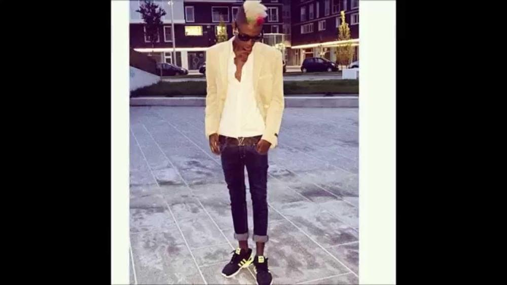 Cover della canzone 'Lei Usa Tanta Saliva (SWAG)' di Bello Figo