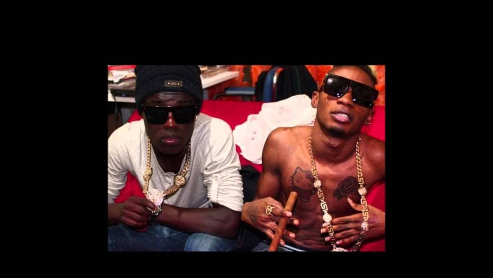 Cover della canzone 'Mi Cresce Il Naso (SWAG)' di Bello Figo ft. John Osako