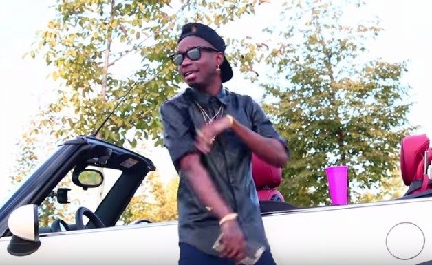 Cover della canzone 'Mussolini' di Bello Figo