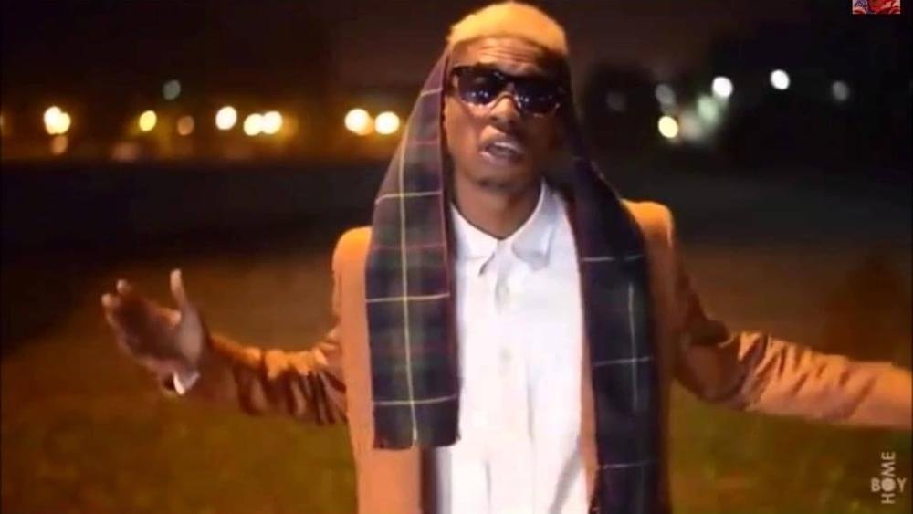 Cover della canzone 'Voglio Andare Acasa (SWAG) DDisperato leggendario' di Bello Figo