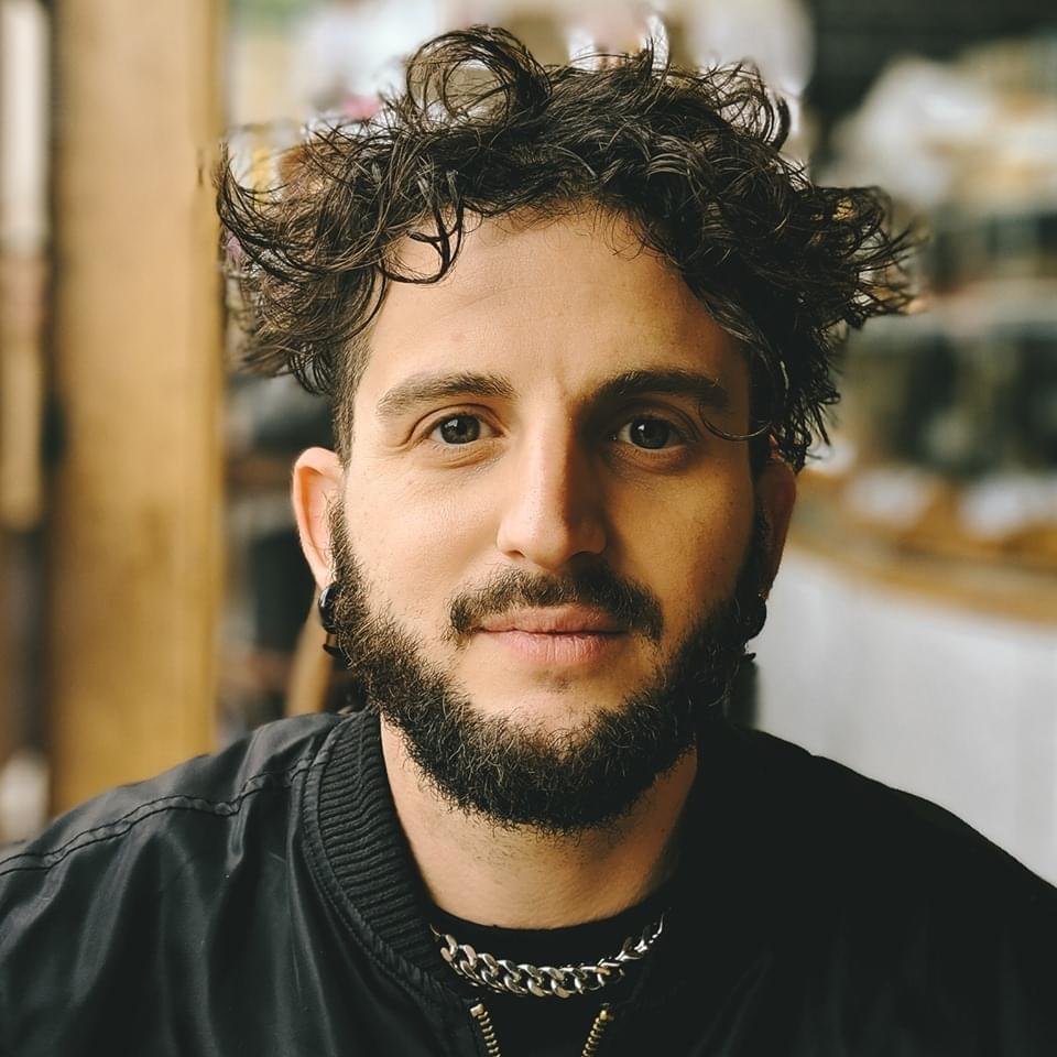 Foto di Bruce Gil, artista con ruolo nel rap italiano
