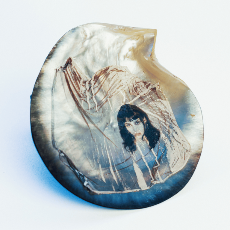 Cover dell'album 'Forma Liquida' di ceneri