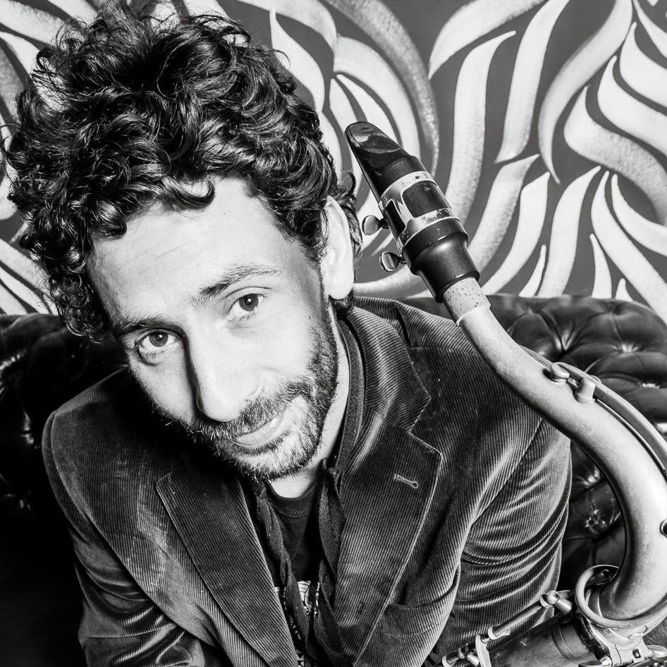 Foto di Gianluca Vigliar, artista con ruolo nel rap italiano