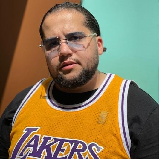 Foto di Jonas Benyoub, artista con ruolo nel rap italiano
