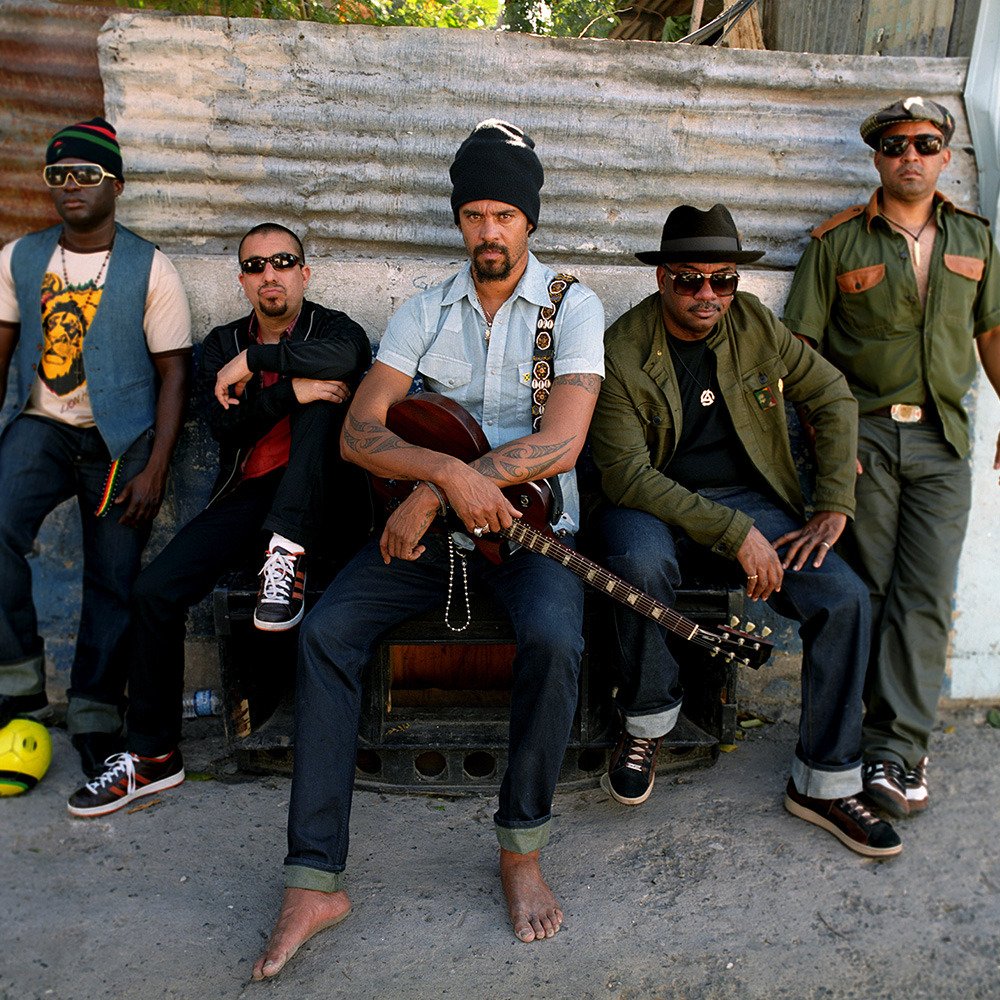 Foto di Michael Franti & Spearhead, artista con ruolo nel rap italiano