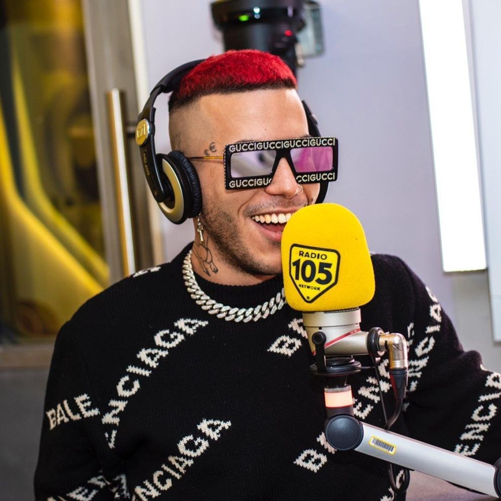 Cover della canzone 'Radio 105 Freestyle' di Sfera Ebbasta