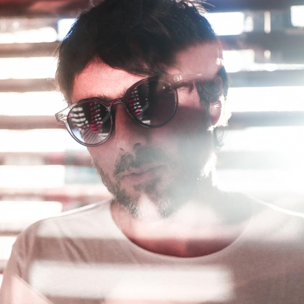 Foto di Simón Mejía, artista con ruolo nel rap italiano
