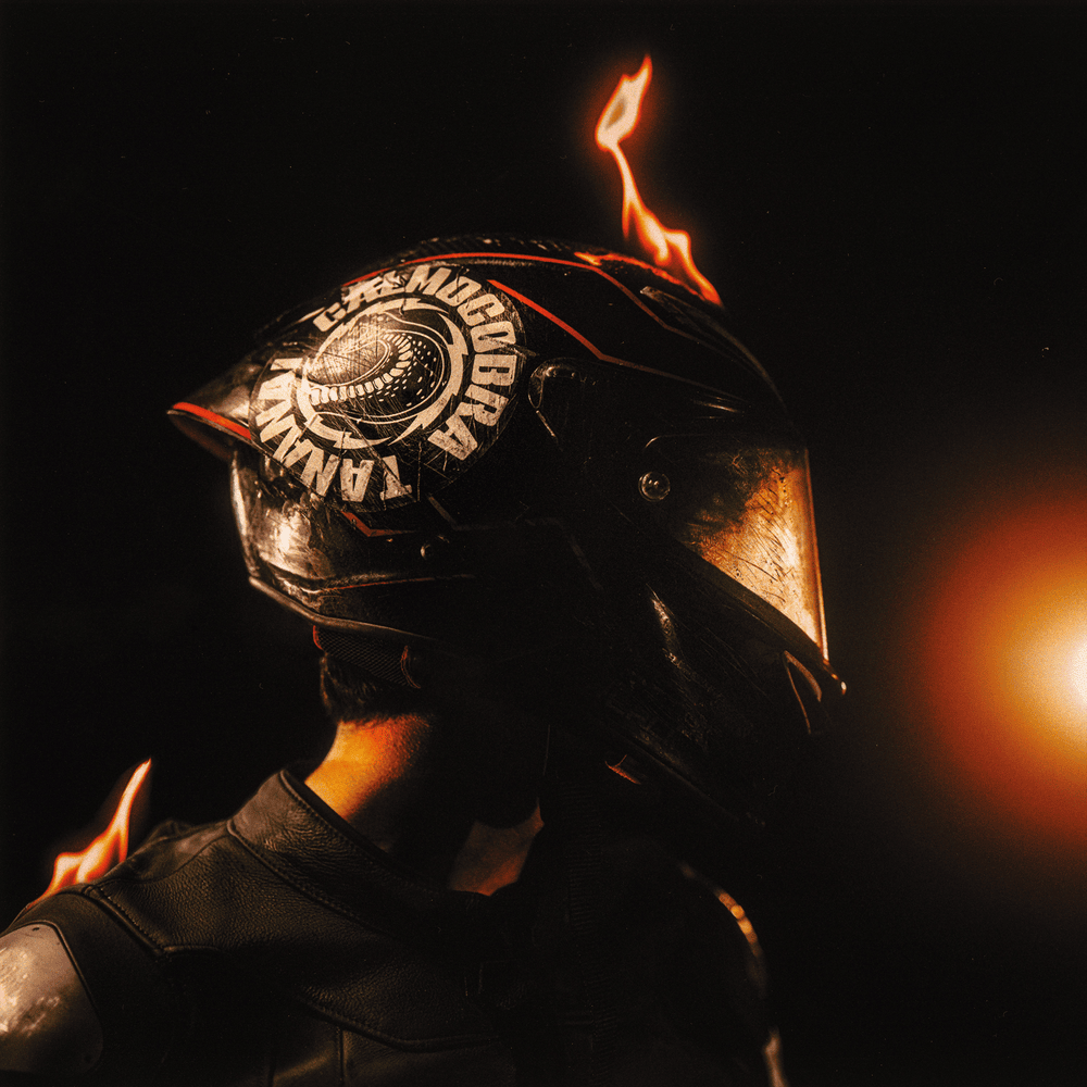 Cover dell'album 'CALMOCOBRA' di Tananai