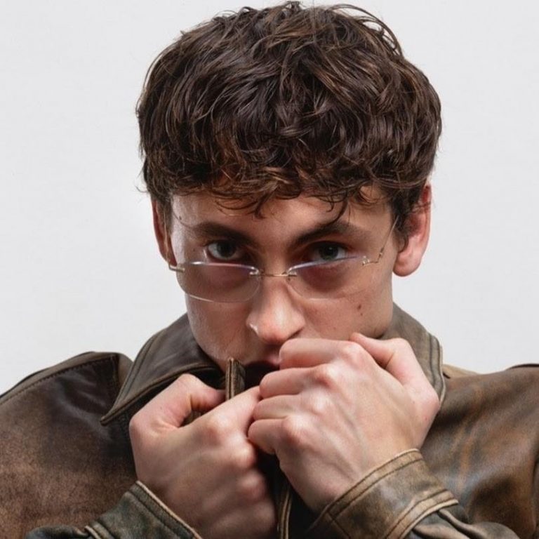 Foto di Tredici Pietro, artista con ruolo nel rap italiano