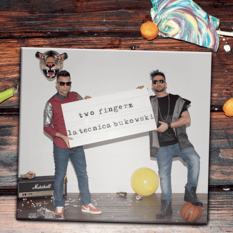 Cover dell'album 'La Tecnica Bukowski' di Two Fingerz