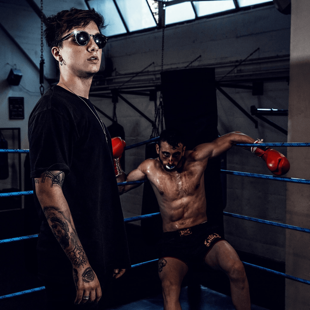 Cover della canzone 'Sabbia' di Ultimo