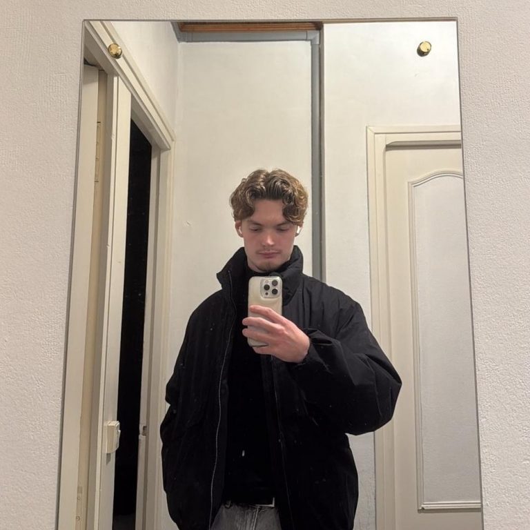 Foto di Wallaskii, artista con ruolo nel rap italiano