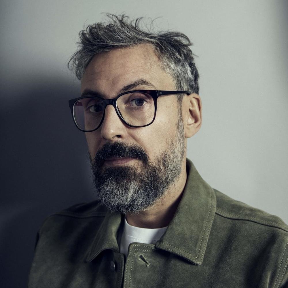 Foto di Brunori Sas, artista con ruolo nel rap italiano