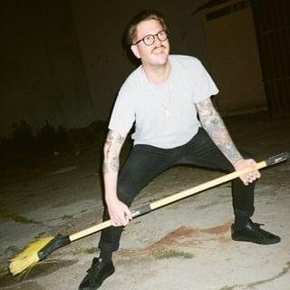 Foto di Cameron Hale, artista con ruolo nel rap italiano
