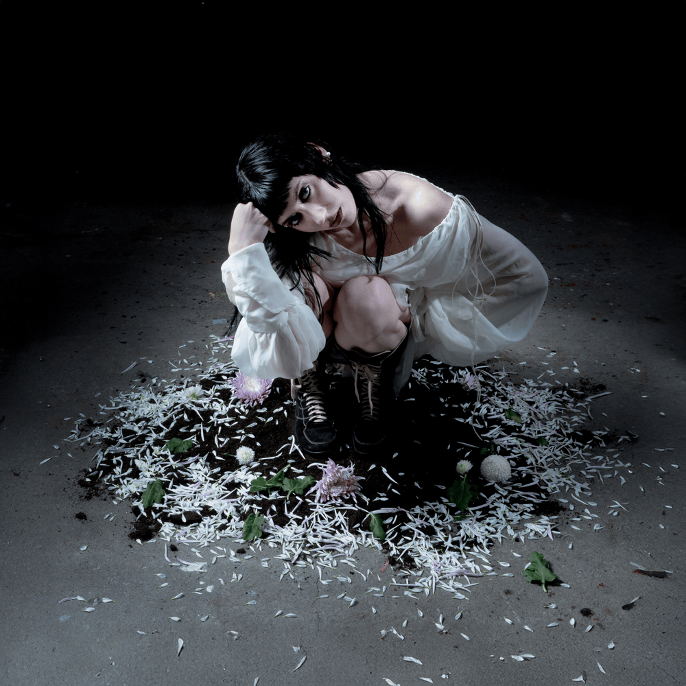 Cover dell'album 'come ortiche nel cemento - EP' di ceneri