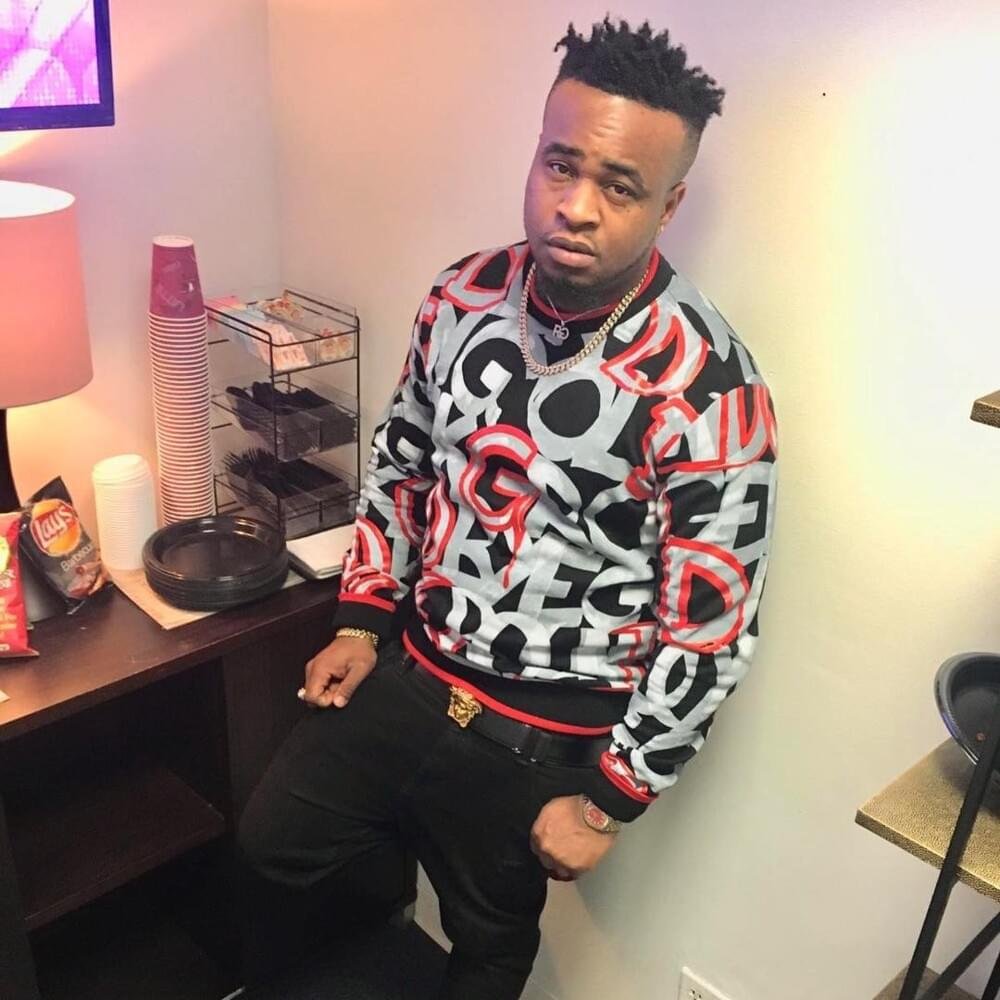 Foto di D-Roc, artista con ruolo nel rap italiano