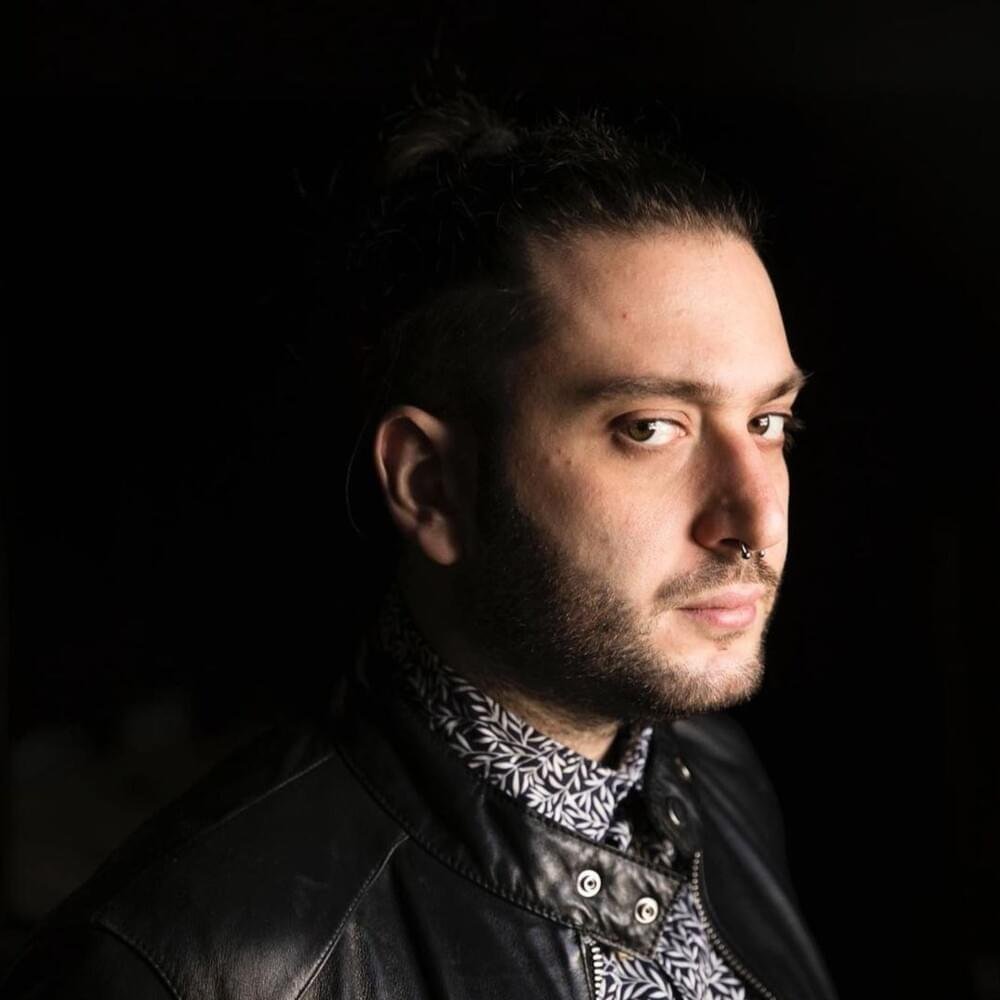 Foto di Edoardo Romano, artista con ruolo nel rap italiano