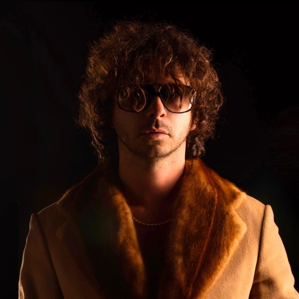Foto di Fabio De Vincente, artista con ruolo nel rap italiano