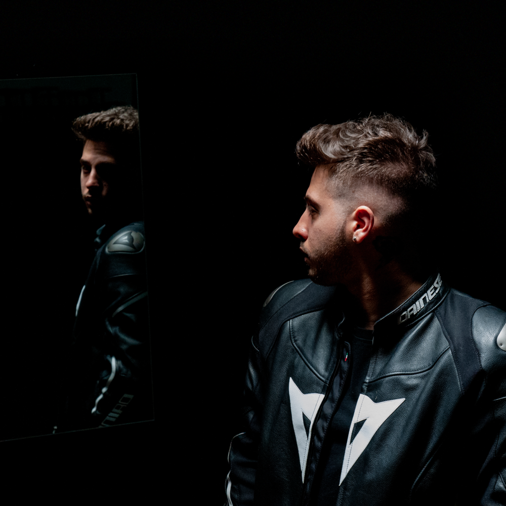 Foto di Fless, artista con ruolo nel rap italiano