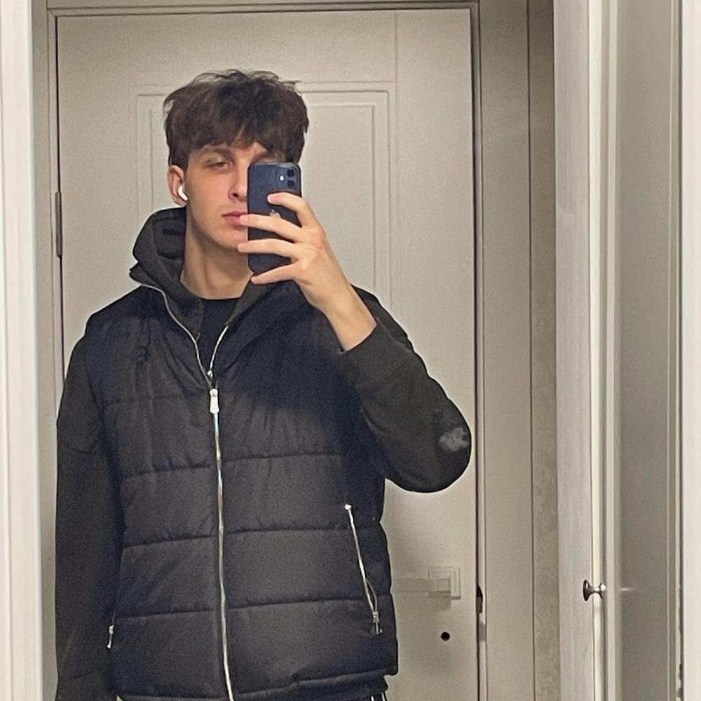 Foto di helpsisleet, artista con ruolo nel rap italiano