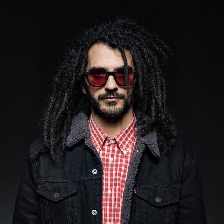 Foto di John Lui, artista con ruolo nel rap italiano