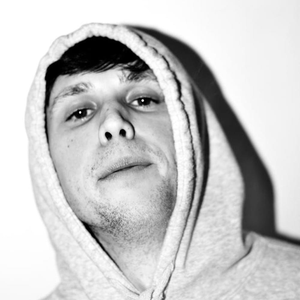 Foto di Kinder Denz, artista con ruolo nel rap italiano