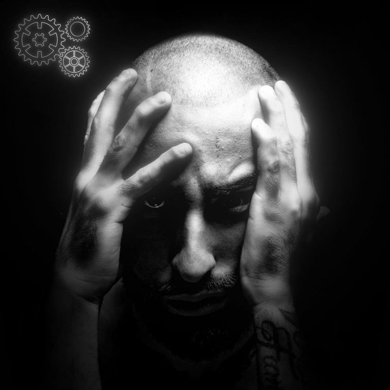 Cover dell'album 'Marchingegno' di Manali