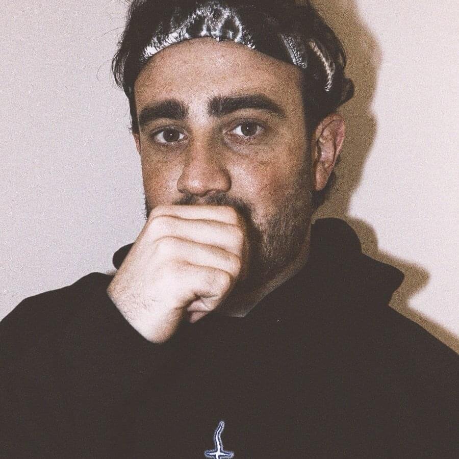 Foto di Manuel Erry, artista con ruolo nel rap italiano