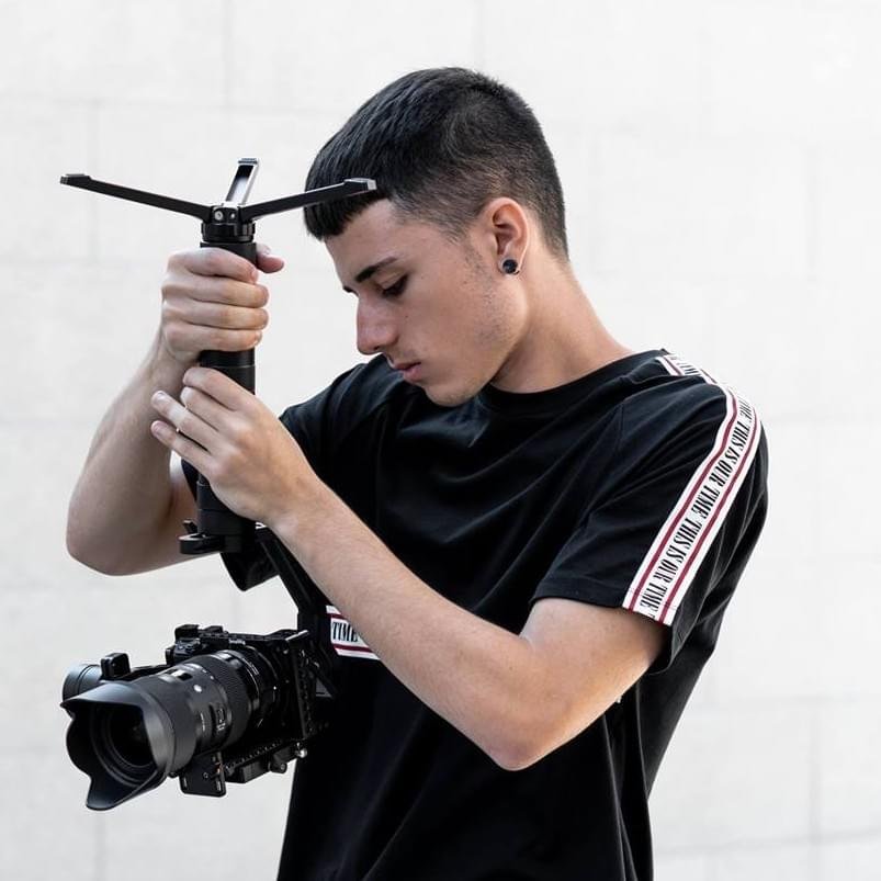 Foto di Matteo Vasile, artista con ruolo nel rap italiano