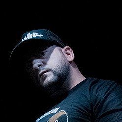 Foto di Momak (Menhir), artista con ruolo nel rap italiano