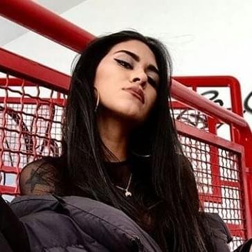 Foto di Nina Rodriguez, artista con ruolo nel rap italiano