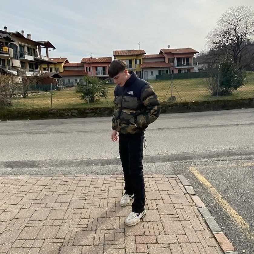 Foto di Okkvalmo, artista con ruolo nel rap italiano