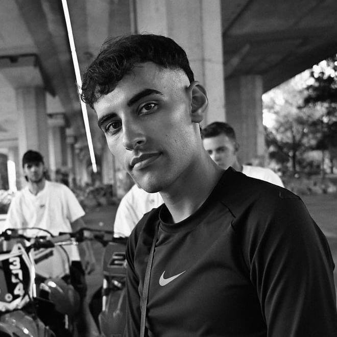 Foto di Peter Wassili, artista con ruolo nel rap italiano