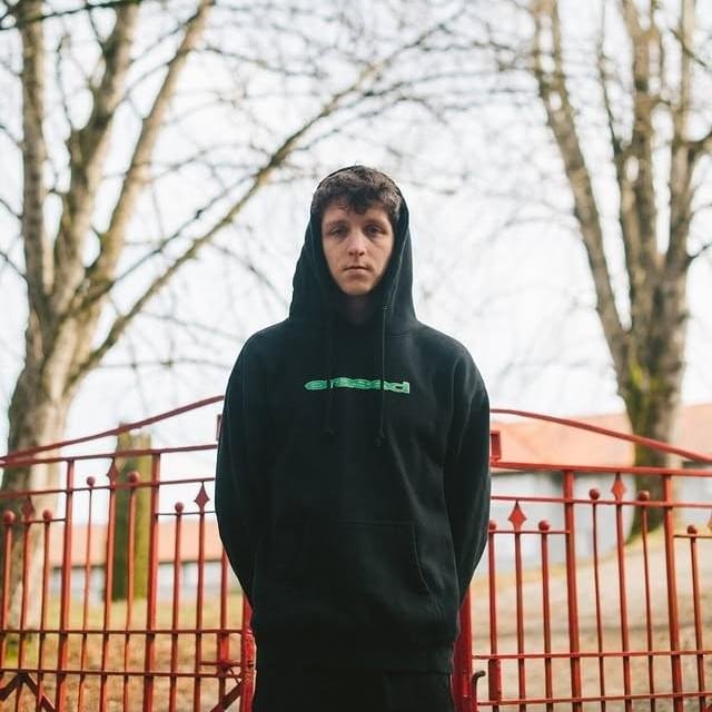 Foto di Powfu, artista con ruolo nel rap italiano