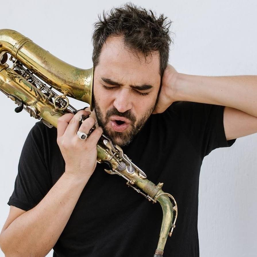 Foto di Raffaele Casarano, artista con ruolo nel rap italiano