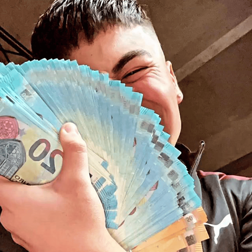 Cover della canzone 'COLORI' di Vale Pain