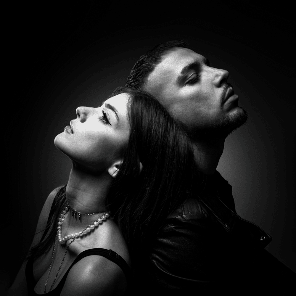 Cover della canzone 'Skyline' di Vegas Jones ft. Chiara Grispo