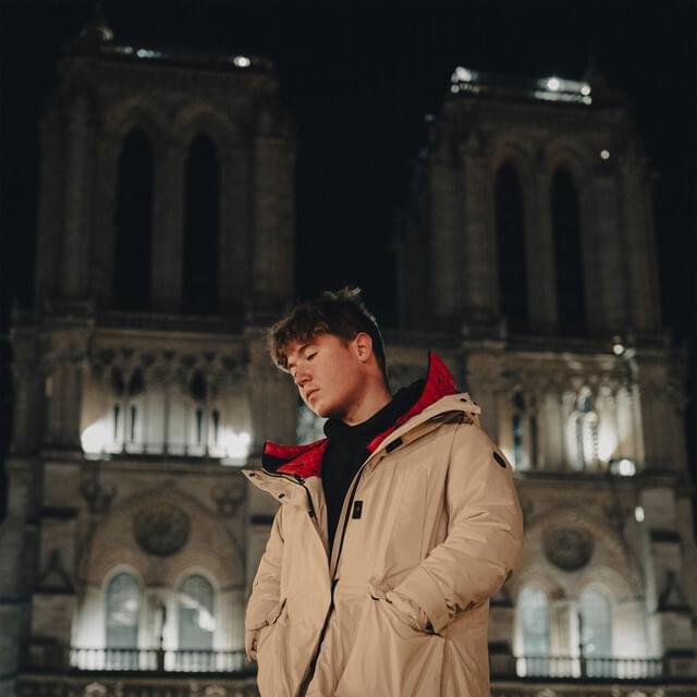Cover della canzone 'PARIGI' di Alfa