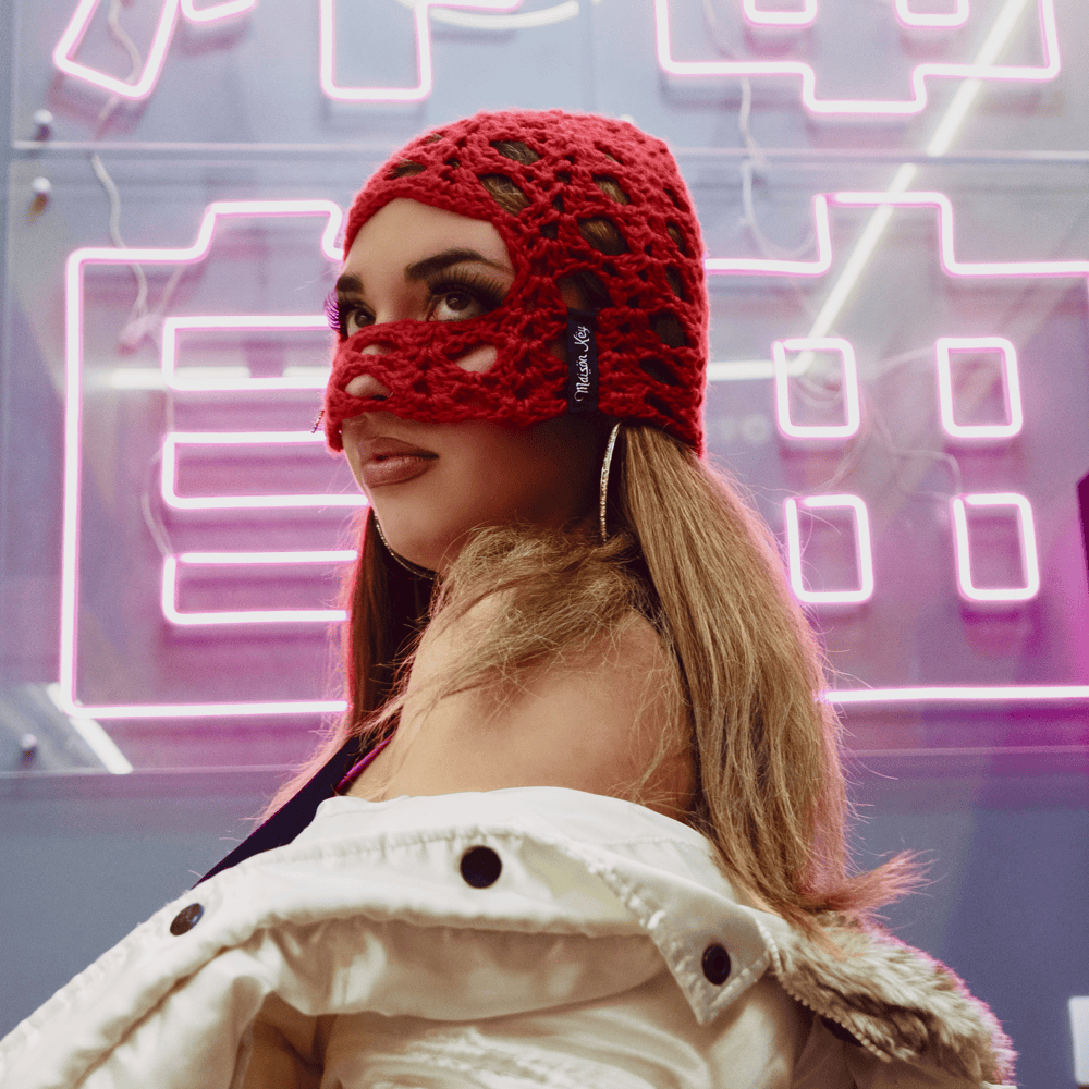 Cover della canzone 'Su di me' di ayo ally