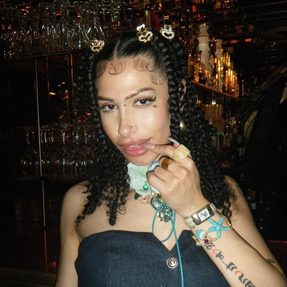 Foto di EXXIA, artista con ruolo nel rap italiano
