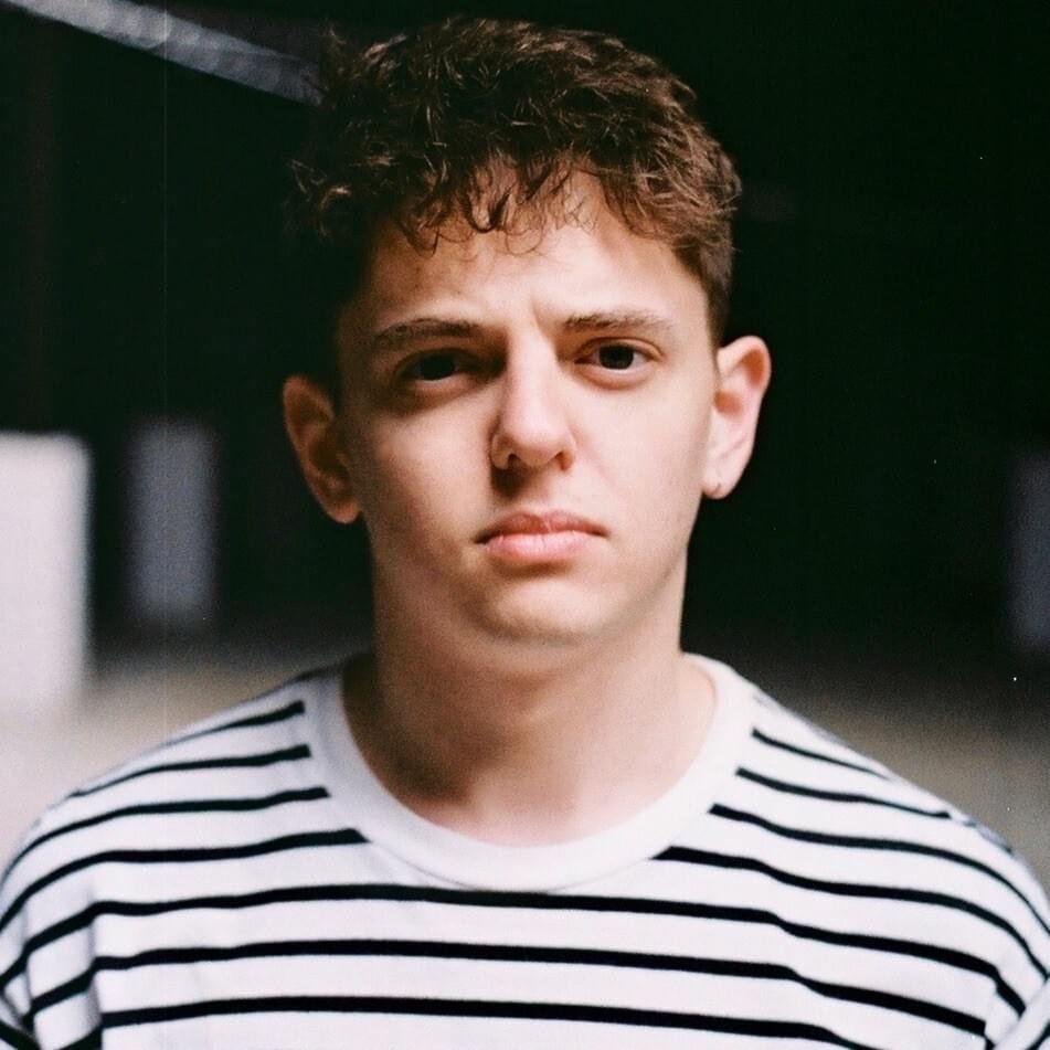 Foto di Toby Ollis, artista con ruolo nel rap italiano